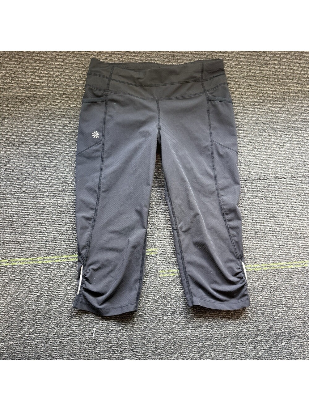 Athleta Women’s Black Capri Leggings Athletic Workout Pants Pockets, Size Small